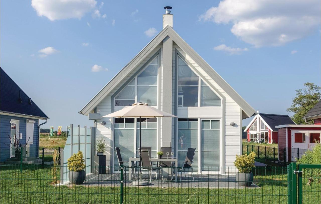 Beach Front Home In Zerpenschleuse With Wifi Bagian luar foto
