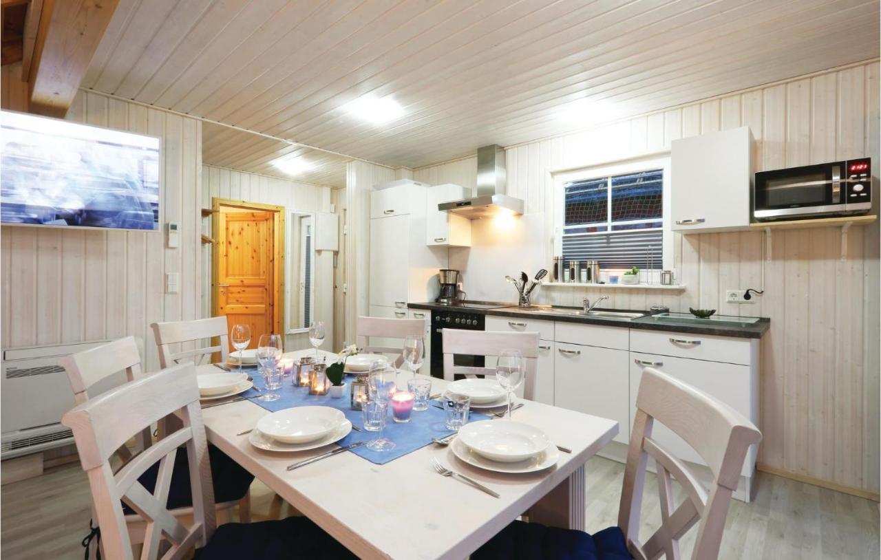 Beach Front Home In Zerpenschleuse With Wifi Bagian luar foto