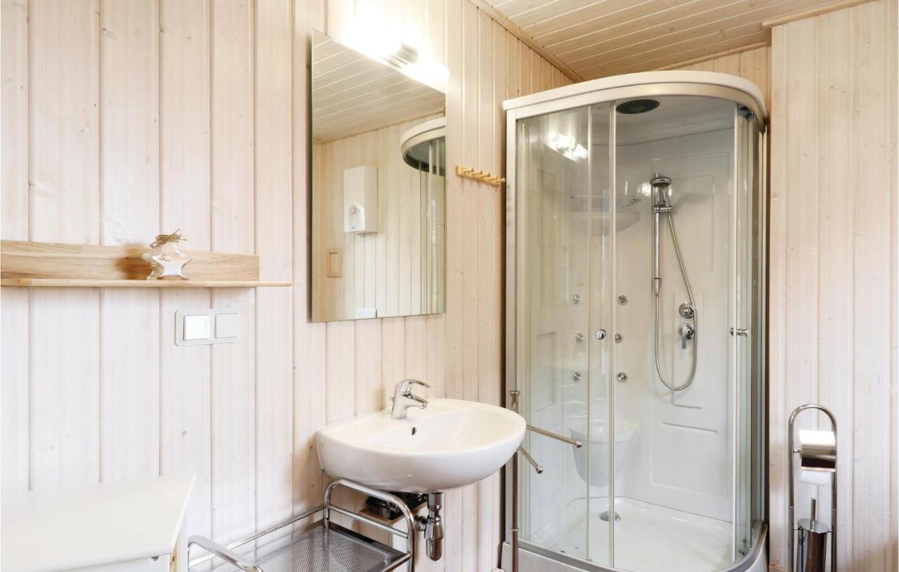 Beach Front Home In Zerpenschleuse With Wifi Bagian luar foto